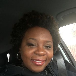 Meet your Posher, Carla